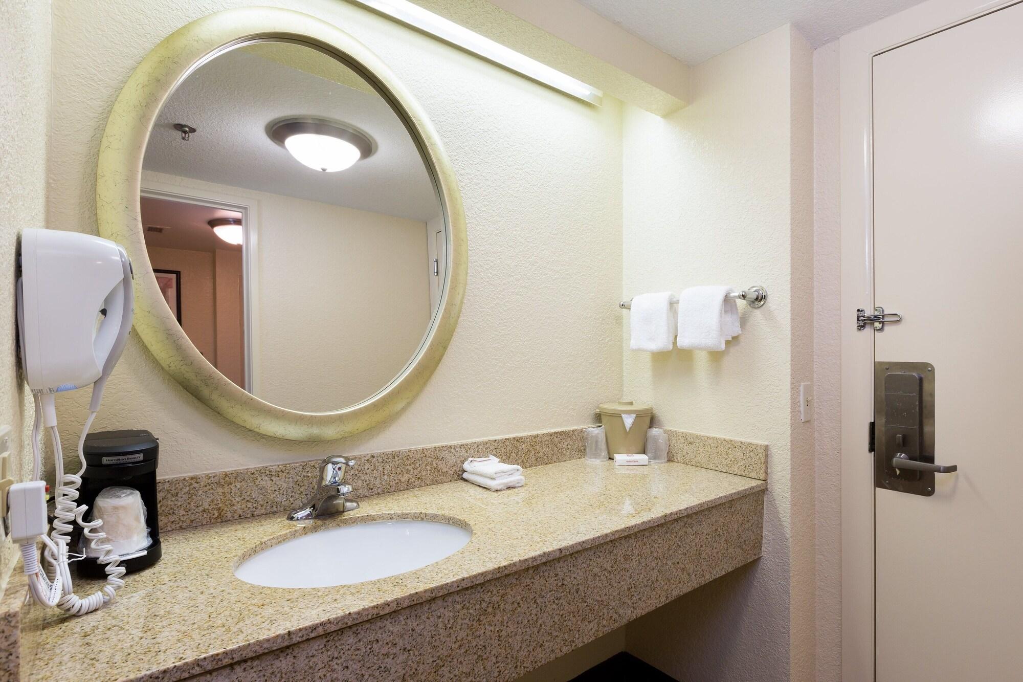 Red Roof Inn Houston - Westchase Buitenkant foto