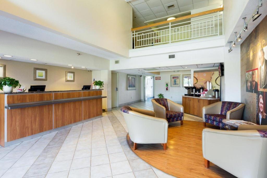 Red Roof Inn Houston - Westchase Buitenkant foto